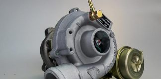 Jak działa turbosprężarka i w jakim celu montuje się ją w autach?
