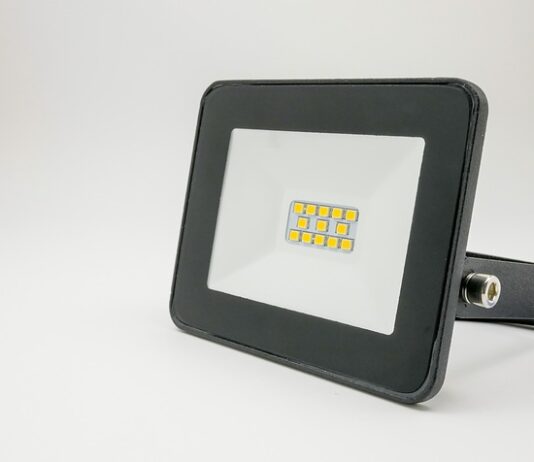 Jaki Naświetlacz LED na podjazd? Jaki Naświetlacz LED na podjazd?