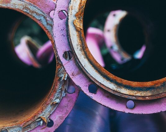 Jakie rury osłonowe pod drogą?