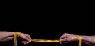 Z jakiej odległości mierzyć lumeny?