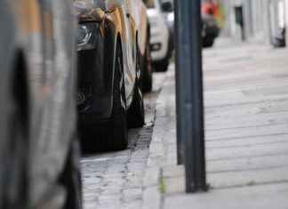 Jak parkować bez wspomagania? Jak parkować bez wspomagania?