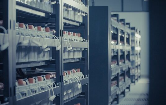 Czy słaby akumulator ma wpływ na układ kierowniczy? Czy słaby akumulator ma wpływ na układ kierowniczy?