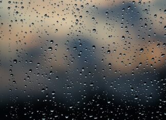 Po co szyba w motocyklu?