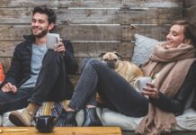 Czy poduszki silnika mogą stukać?