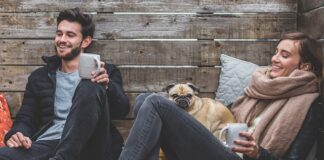 Czy poduszki silnika mogą stukać?