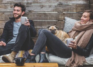 Czy poduszki silnika mogą stukać?