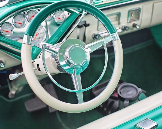 Jak podłączyć panel słoneczny do akumulatora?