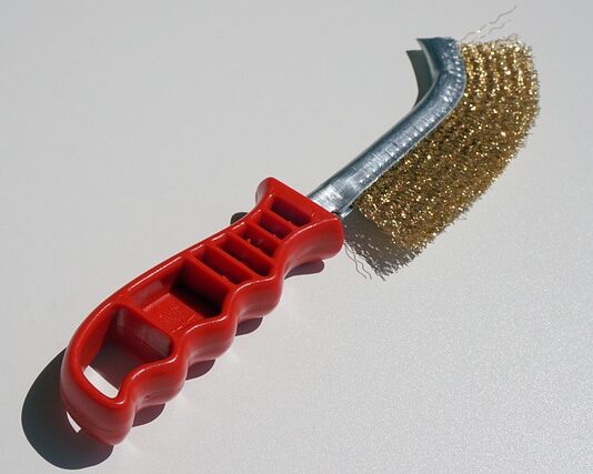 Jak tanio usunąć rdzę z samochodu?