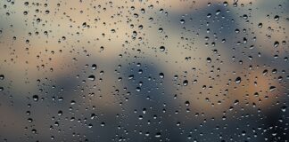 Z czego jest Szyba motocyklowa?