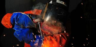 Jak połączyć metal bez spawania?