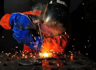 Jak połączyć metal bez spawania?