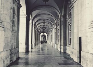 Na jaką głębokość wkopać kabel ziemny? Na jaką głębokość wkopać kabel ziemny?