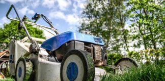 Dlaczego kosiarka wyrzuca olej przez filtr powietrza?