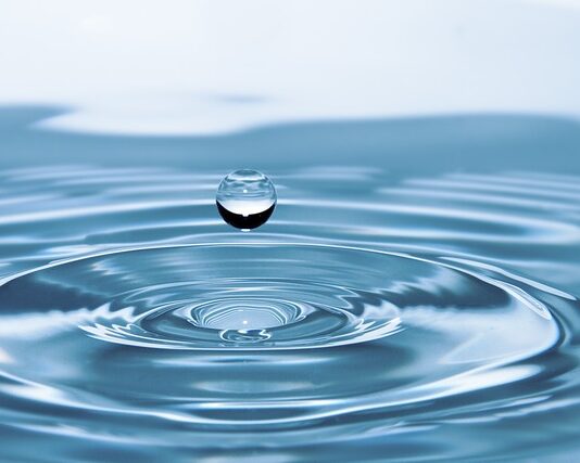 Czy kropelka sklei PP?