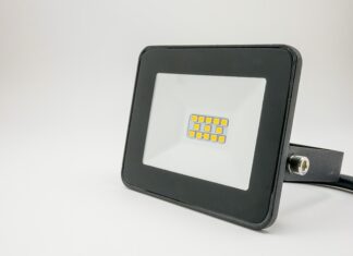Jaki Naświetlacz LED na budowę?