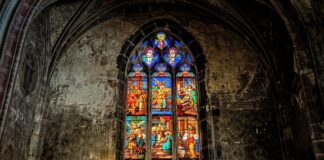 Czym wypolerować szybę w motocyklu?