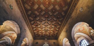 Z czego można zrobić sufit w garażu?