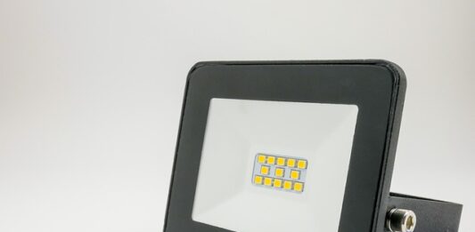 Jaka moc Naświetlacza? Jaka moc Naświetlacza?