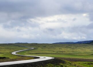 Czym się izoluje kable?