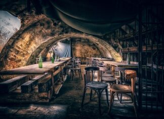 Jak oświetlić piwnicę bez prądu? Jak oświetlić piwnicę bez prądu?