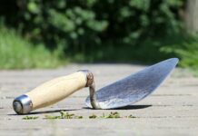 Co najpierw szpachla czy grunt?