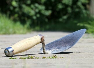 Co najpierw szpachla czy grunt?