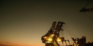 Na jaką głębokość kopać pod kabel elektryczny?