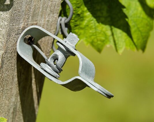 Czy przy wymianie paska klinowego trzeba wymienić napinacz?