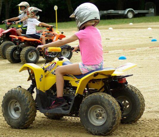 Jak podłączyć lampę LED w quadzie?