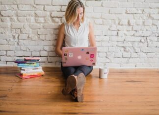 Z czego zrobić podłogę w przyczepie kempingowej?