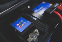 Ile kosztuje wymiana baterii w Mitsubishi Outlander?