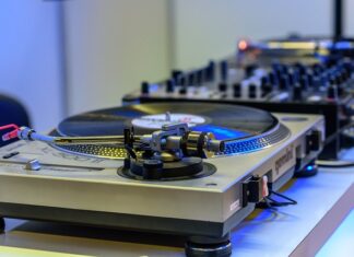 Co oznacza żółta kontrolka z wykrzyknikiem? Co oznacza żółta kontrolka z wykrzyknikiem?