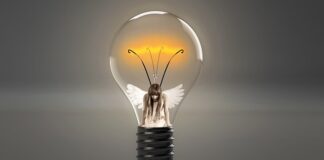 Co oznacza w żarówce 4000K?