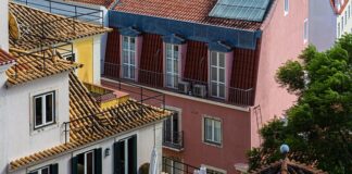 Jak oświetlić taras bez prądu?